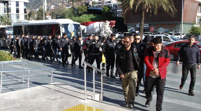 Antalya'da torbacı operasyonu: 16 tutuklama