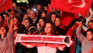 Gaziemir'de Cumhuriyet coşkusu 