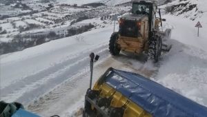 Ödemiş'te Karla Mücadele Devam Ediyor