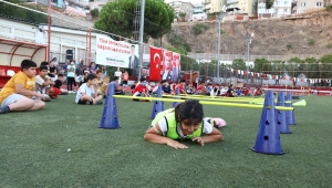 Bayraklılı çocuklar hem spor yaptı, hem eğlendi