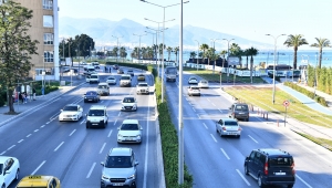 Atatürk Caddesi'nin Konak Pier bölümünde geçici trafik düzenlemesi başlıyor