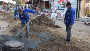 Kuşadası Çarşılarında Yenileme Çalışmaları 6 Noktada Eş Zamanlı Olarak Sürüyor