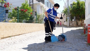 Çeşme'de temizlik seferberliği! Başkan Oran; "Sezona hazırız"