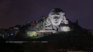 Buca Belediyesi'nden Atatürk Maskı'na özel aydınlatma