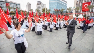 Soyer: "Gençleri çok güzel bir gelecek bekliyor" 