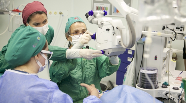 Türk göz doktorları cerrahide dünyaya örnek oluyor 