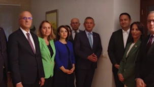 CHP Genel Başkanı Özgür Özel, Geçinemeyenler İçin Işıkları Açıp Kapattı 