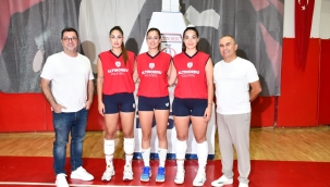 Altınordu Voleybol Sporcularının Eğitim Hayatlarıyla da İlgileniyor 