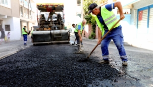 Bayraklı'da yollar yenileniyor 