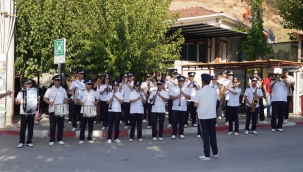 Cumhuriyet coşkusu Kemalpaşa'da başladı 