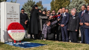 CHP Genel Başkanı Özgür Özel: "Ecevit, Dünya Siyasetine Damga Vurmuş Örnek Bir Devlet Adamıdır" 