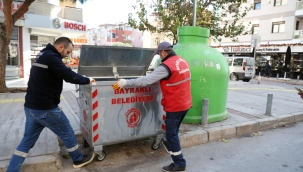 Bayraklı'da çöp konteynerleri yenileniyor 