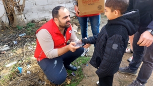 Konak Kızılay'dan Çocuklara Tatlı Bir Sürpriz 