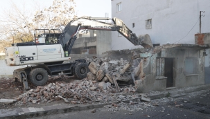 Konak’ın kent dokusu değişiyor: 9 ayda 92 metruk bina yıkıldı 