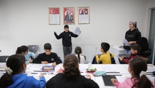 Konak'ta 7'den 77'ye İngilizce Konuşma Kulübü 