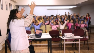 Bayraklı Belediyesinden çocuklara hijyen eğitimi 